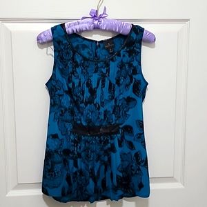 Worthington "Chic & Elegant " sleeveless blouse size small